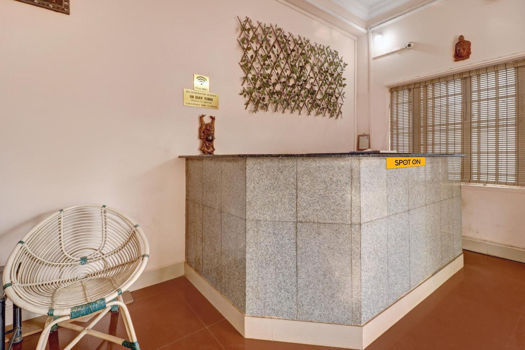 Spot On Ganga Yatri Nivas Hotel Gundlupet Exterior photo