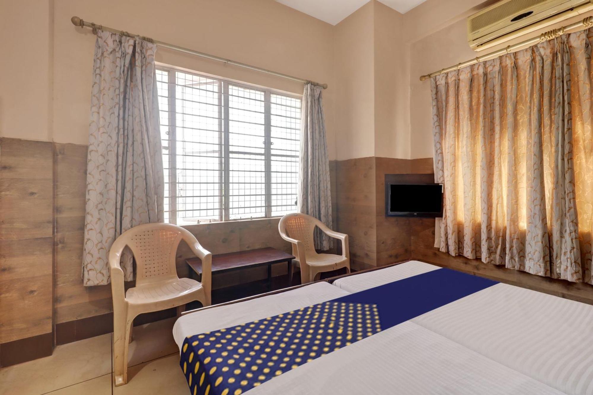 Spot On Ganga Yatri Nivas Hotel Gundlupet Exterior photo